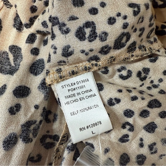 NWT Entro Leopard Print Mini Dress with bell sleeves Womens Size L 100% Rayon - Picture 9 of 10